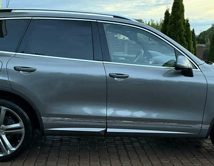 Серый Фольксваген Туарег, объемом двигателя 3 л и пробегом 267 тыс. км за 35000 $, фото 6 на Automoto.ua