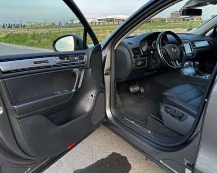 Серый Фольксваген Туарег, объемом двигателя 3 л и пробегом 139 тыс. км за 23200 $, фото 12 на Automoto.ua