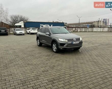 Серый Фольксваген Туарег, объемом двигателя 3 л и пробегом 270 тыс. км за 29999 $, фото 2 на Automoto.ua