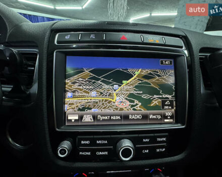 Сірий Фольксваген Туарег, об'ємом двигуна 3.6 л та пробігом 240 тис. км за 17800 $, фото 68 на Automoto.ua