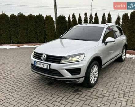 Серый Фольксваген Туарег, объемом двигателя 2.97 л и пробегом 268 тыс. км за 24439 $, фото 2 на Automoto.ua