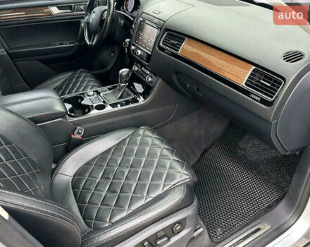 Серый Фольксваген Туарег, объемом двигателя 2.97 л и пробегом 268 тыс. км за 24439 $, фото 8 на Automoto.ua