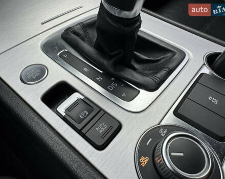 Серый Фольксваген Туарег, объемом двигателя 3.6 л и пробегом 240 тыс. км за 17700 $, фото 31 на Automoto.ua