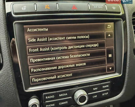 Серый Фольксваген Туарег, объемом двигателя 3 л и пробегом 267 тыс. км за 35000 $, фото 19 на Automoto.ua