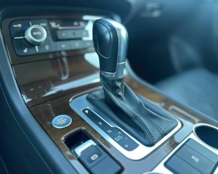 Серый Фольксваген Туарег, объемом двигателя 3 л и пробегом 80 тыс. км за 10200 $, фото 8 на Automoto.ua