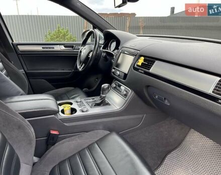 Серый Фольксваген Туарег, объемом двигателя 2.97 л и пробегом 191 тыс. км за 33999 $, фото 31 на Automoto.ua