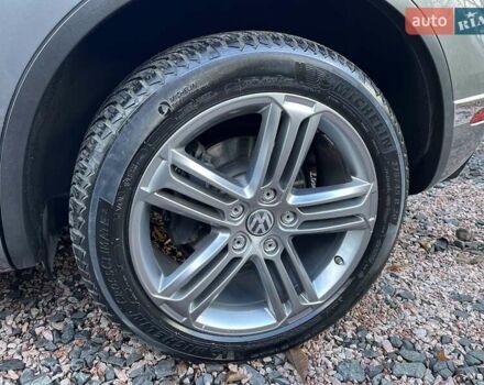 Серый Фольксваген Туарег, объемом двигателя 2.97 л и пробегом 191 тыс. км за 33999 $, фото 62 на Automoto.ua