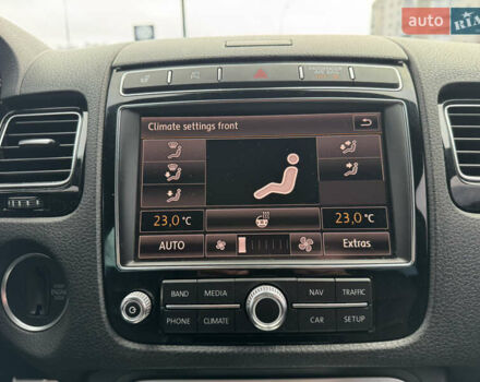 Серый Фольксваген Туарег, объемом двигателя 3.6 л и пробегом 240 тыс. км за 17700 $, фото 28 на Automoto.ua