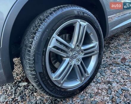 Серый Фольксваген Туарег, объемом двигателя 2.97 л и пробегом 191 тыс. км за 33999 $, фото 63 на Automoto.ua