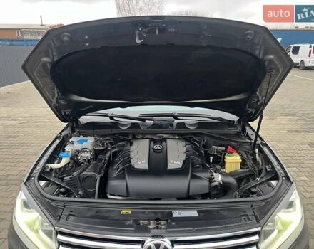 Серый Фольксваген Туарег, объемом двигателя 3 л и пробегом 270 тыс. км за 29999 $, фото 45 на Automoto.ua