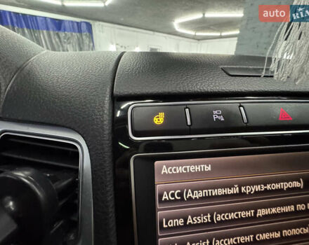 Сірий Фольксваген Туарег, об'ємом двигуна 3.6 л та пробігом 240 тис. км за 17800 $, фото 64 на Automoto.ua