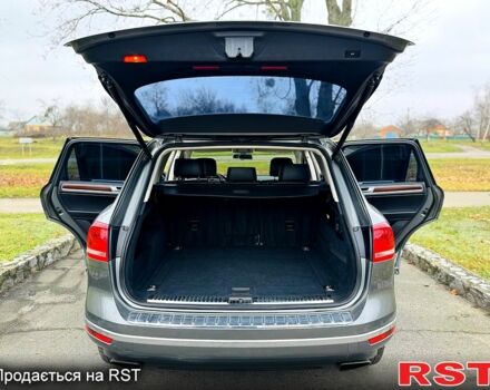 Серый Фольксваген Туарег, объемом двигателя 3 л и пробегом 109 тыс. км за 31500 $, фото 11 на Automoto.ua