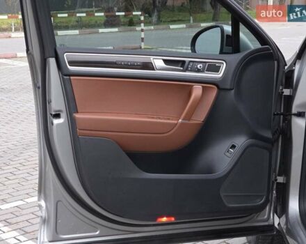 Серый Фольксваген Туарег, объемом двигателя 0 л и пробегом 265 тыс. км за 24900 $, фото 23 на Automoto.ua