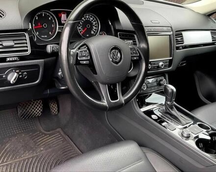 Сірий Фольксваген Туарег, об'ємом двигуна 3 л та пробігом 72 тис. км за 10100 $, фото 10 на Automoto.ua