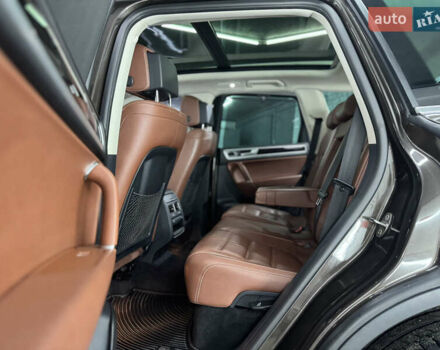 Сірий Фольксваген Туарег, об'ємом двигуна 3.6 л та пробігом 240 тис. км за 17800 $, фото 56 на Automoto.ua