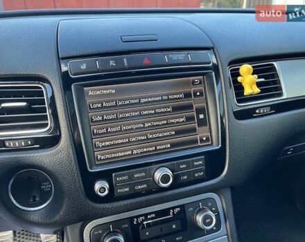 Серый Фольксваген Туарег, объемом двигателя 2.97 л и пробегом 191 тыс. км за 33999 $, фото 58 на Automoto.ua