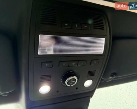 Серый Фольксваген Туарег, объемом двигателя 3 л и пробегом 267 тыс. км за 35000 $, фото 39 на Automoto.ua