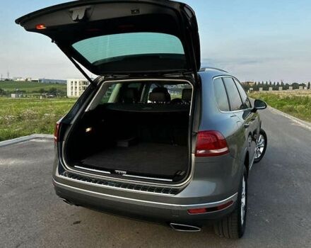 Серый Фольксваген Туарег, объемом двигателя 3 л и пробегом 139 тыс. км за 23200 $, фото 19 на Automoto.ua