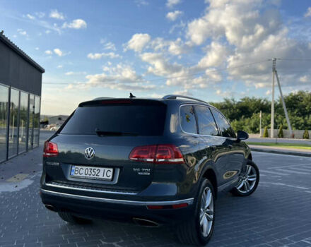 Серый Фольксваген Туарег, объемом двигателя 3 л и пробегом 250 тыс. км за 25900 $, фото 3 на Automoto.ua