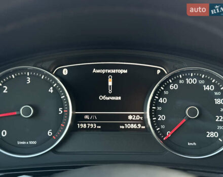 Серый Фольксваген Туарег, объемом двигателя 3 л и пробегом 198 тыс. км за 25900 $, фото 109 на Automoto.ua