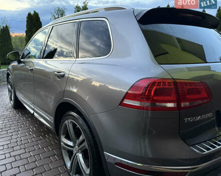 Серый Фольксваген Туарег, объемом двигателя 3 л и пробегом 267 тыс. км за 35000 $, фото 3 на Automoto.ua