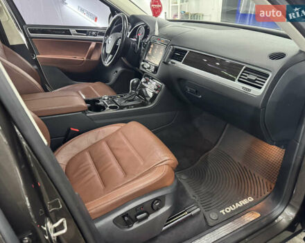 Сірий Фольксваген Туарег, об'ємом двигуна 3.6 л та пробігом 240 тис. км за 17800 $, фото 37 на Automoto.ua