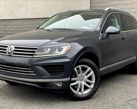 Сірий Фольксваген Туарег, об'ємом двигуна 3 л та пробігом 72 тис. км за 10100 $, фото 2 на Automoto.ua