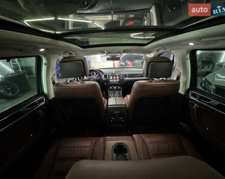 Сірий Фольксваген Туарег, об'ємом двигуна 3.6 л та пробігом 240 тис. км за 17800 $, фото 61 на Automoto.ua