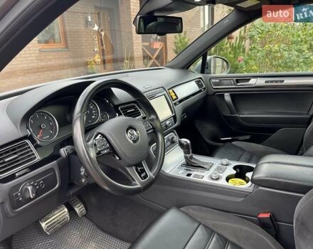 Серый Фольксваген Туарег, объемом двигателя 2.97 л и пробегом 191 тыс. км за 33999 $, фото 21 на Automoto.ua