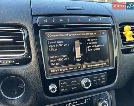 Серый Фольксваген Туарег, объемом двигателя 2.97 л и пробегом 191 тыс. км за 33999 $, фото 59 на Automoto.ua