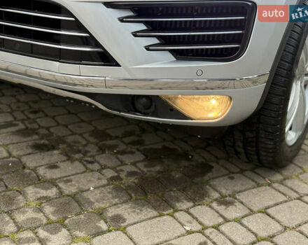 Сірий Фольксваген Туарег, об'ємом двигуна 3 л та пробігом 235 тис. км за 27500 $, фото 18 на Automoto.ua