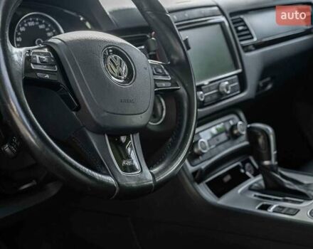 Фольксваген Туарег 2016 в Луцке на Automoto.ua Серый Фольксваген Туарег, объемом двигателя 2.97 л и пробегом 181 тыс. км за 35000 $, фото 20 на Automoto.ua