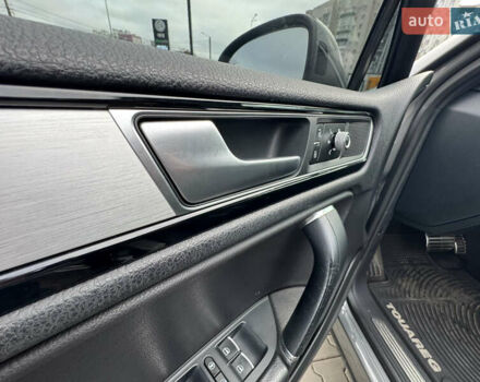 Серый Фольксваген Туарег, объемом двигателя 3.6 л и пробегом 240 тыс. км за 17700 $, фото 20 на Automoto.ua