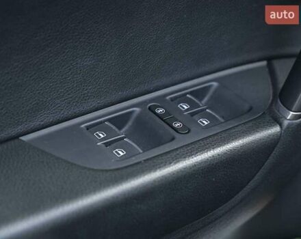 Фольксваген Туарег 2016 в Луцке на Automoto.ua Серый Фольксваген Туарег, объемом двигателя 2.97 л и пробегом 181 тыс. км за 35000 $, фото 23 на Automoto.ua