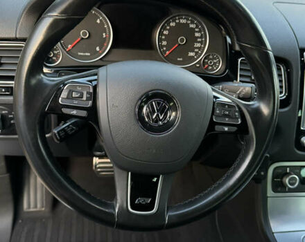 Серый Фольксваген Туарег, объемом двигателя 3 л и пробегом 149 тыс. км за 36000 $, фото 29 на Automoto.ua