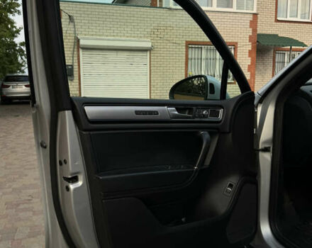 Серый Фольксваген Туарег, объемом двигателя 3 л и пробегом 149 тыс. км за 36000 $, фото 33 на Automoto.ua