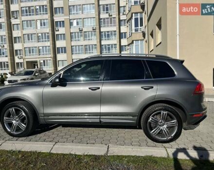 Фольксваген Туарег 2016 в Хмельницком на Automoto.ua Серый Фольксваген Туарег, объемом двигателя 2.97 л и пробегом 278 тыс. км за 30500 $, фото 6 на Automoto.ua