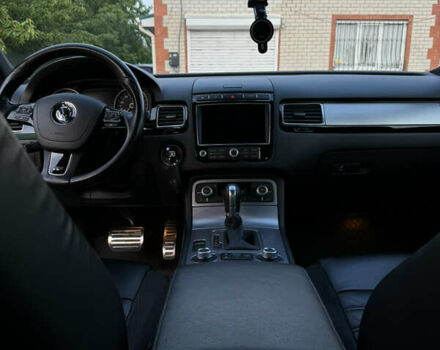 Серый Фольксваген Туарег, объемом двигателя 3 л и пробегом 149 тыс. км за 36000 $, фото 36 на Automoto.ua