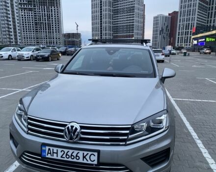 Сірий Фольксваген Туарег, об'ємом двигуна 3 л та пробігом 167 тис. км за 33000 $, фото 2 на Automoto.ua
