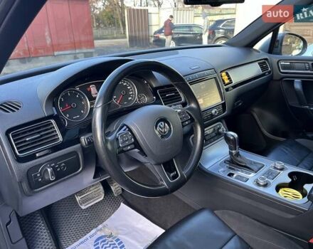 Серый Фольксваген Туарег, объемом двигателя 2.97 л и пробегом 191 тыс. км за 33999 $, фото 55 на Automoto.ua