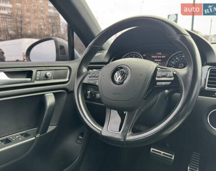 Серый Фольксваген Туарег, объемом двигателя 3.6 л и пробегом 240 тыс. км за 17700 $, фото 27 на Automoto.ua