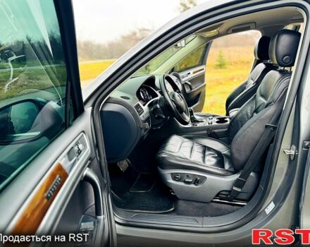 Серый Фольксваген Туарег, объемом двигателя 3 л и пробегом 109 тыс. км за 31500 $, фото 7 на Automoto.ua