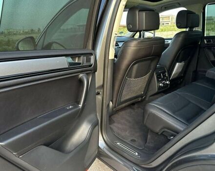 Серый Фольксваген Туарег, объемом двигателя 3 л и пробегом 139 тыс. км за 23200 $, фото 14 на Automoto.ua