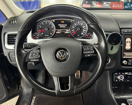 Сірий Фольксваген Туарег, об'ємом двигуна 3.6 л та пробігом 240 тис. км за 17800 $, фото 27 на Automoto.ua