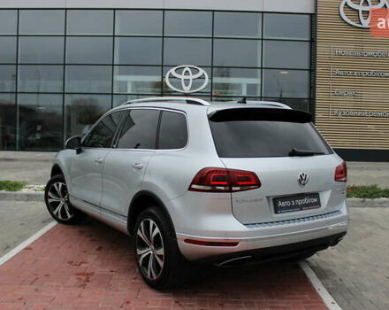 Серый Фольксваген Туарег, объемом двигателя 2.97 л и пробегом 171 тыс. км за 28900 $, фото 7 на Automoto.ua