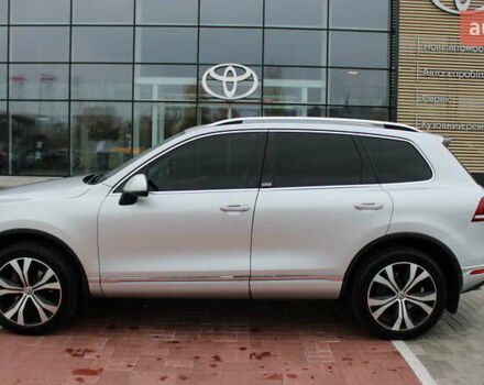 Серый Фольксваген Туарег, объемом двигателя 2.97 л и пробегом 171 тыс. км за 28900 $, фото 3 на Automoto.ua