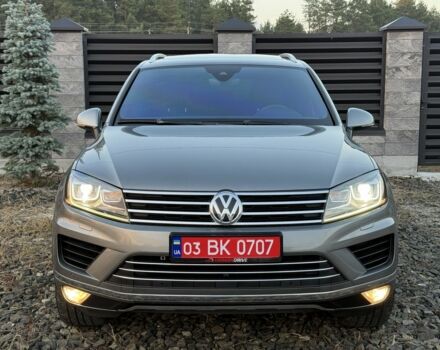 Серый Фольксваген Туарег, объемом двигателя 3.6 л и пробегом 240 тыс. км за 18999 $, фото 1 на Automoto.ua