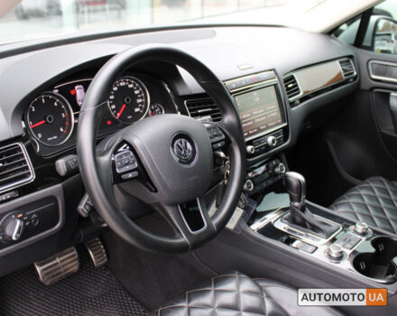 Сірий Фольксваген Туарег, об'ємом двигуна 3 л та пробігом 171 тис. км за 28900 $, фото 8 на Automoto.ua