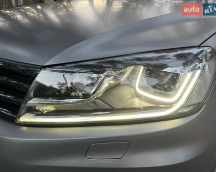 Серый Фольксваген Туарег, объемом двигателя 3 л и пробегом 123 тыс. км за 33333 $, фото 28 на Automoto.ua