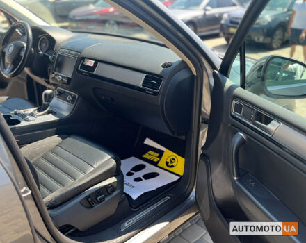 Серый Фольксваген Туарег, объемом двигателя 3 л и пробегом 197 тыс. км за 31900 $, фото 25 на Automoto.ua